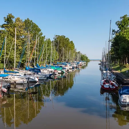 In 19426 * Balatonmáriafürdő